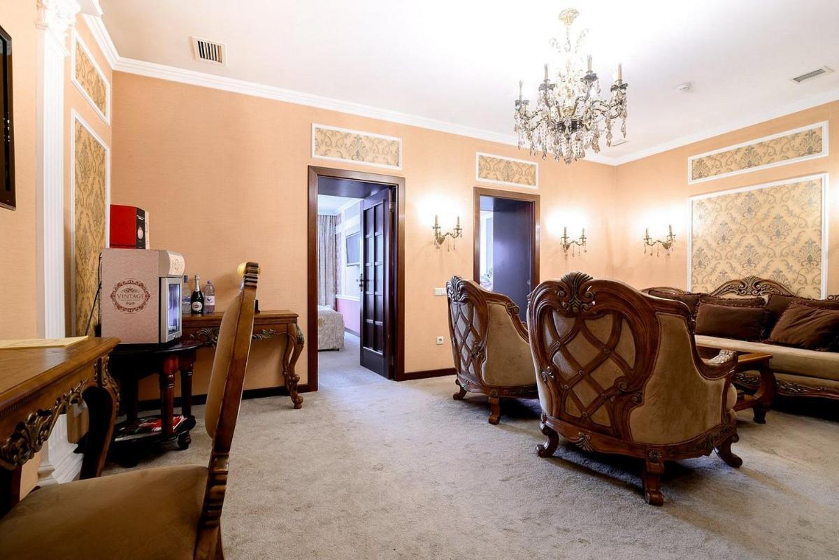 Vintage Boutique Hotel Astana Ngoại thất bức ảnh